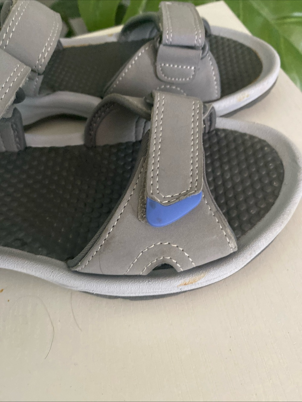 Khombu Women's River Sandals i size 6 - Picture 8 of 9